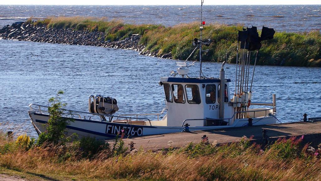 Luotsihotelli - Arctic Lighthouse Hotel Hailuoto Esterno foto